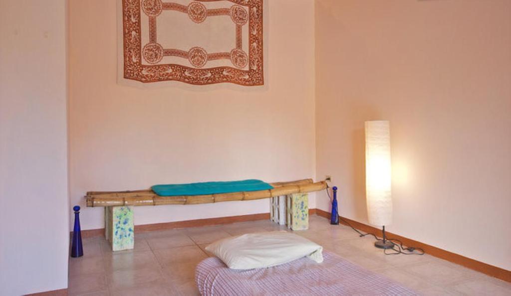 Dolphin Bay Yoga Guest House Drapers Room photo